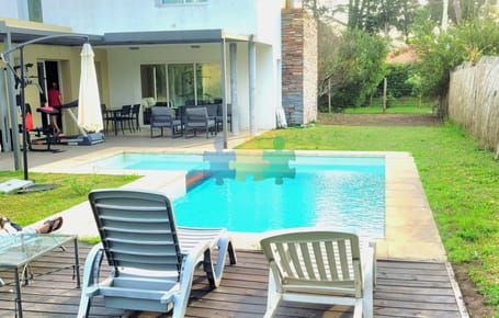 Casa moderna de 5 dormitorios  en venta con renta  - Ref : EQP7517