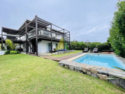 Excelente Casa de 5 Dormitorios en Alquiler, Manantiales, La Barra