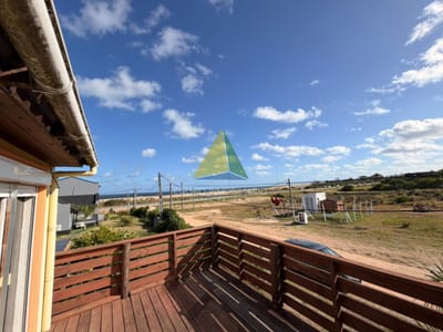 Casa de 4 dormitorios a pasos del mar.  - Ref : EQP8404