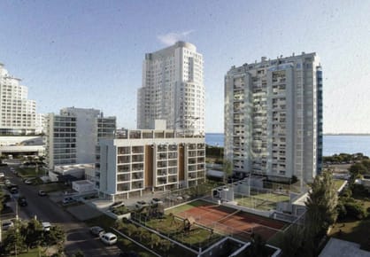 En venta apartamento de 2 dormitorios  Punta del Este