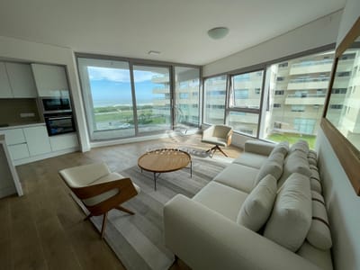 En venta y departamento de 2 dormitorios Punta del Este