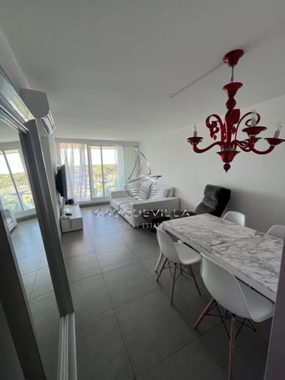 En venta   apartamento de 2 dormitorios y 2 baños Punta del Este
