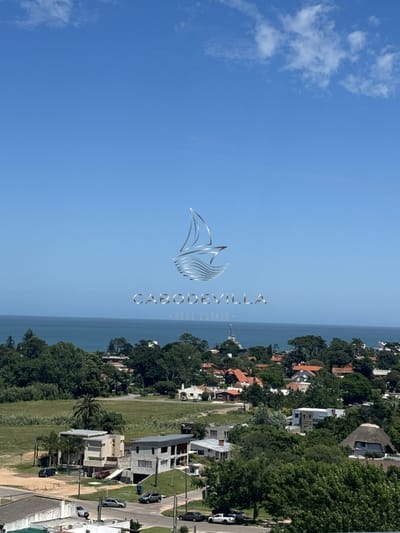 En venta con renta departamento de 2 dormitorios y 1 baño Punta del Este