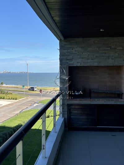 En Venta Y Alquiler adepto De 2 Dormitorios Primera Línea De Playa Mansa