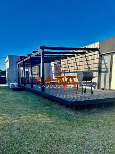 En venta y alquiler anual casa en La Juanita