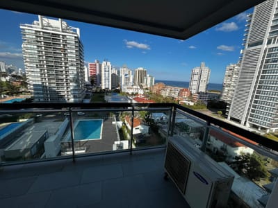 En venta apartamento de 2 dormitorios Punta del Este