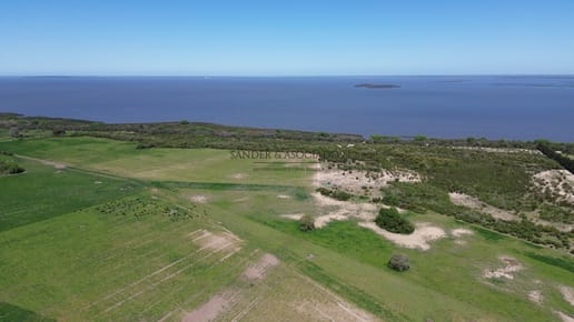 Venta Campo en Carmelo con costa