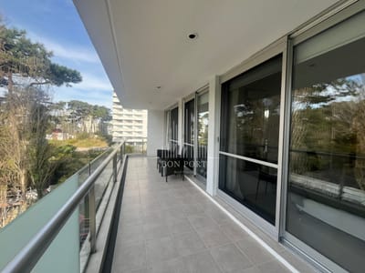 Apartamento en Alquiler  de 2 dormitorios en Edificio Be Punta , Punta del este , Playa Brava