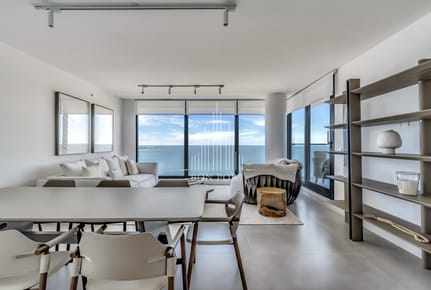 Apartamento de dos dormitorios en venta primera línea con garage