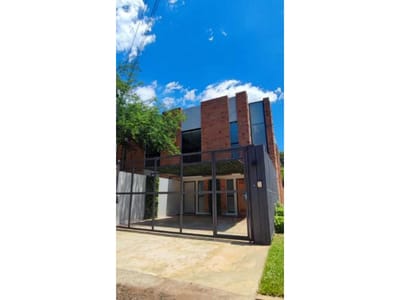 Vendo Hermoso Duplex en Luque en esquina