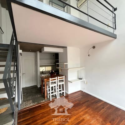 Venta Apartamento 1 Dormitorio Dúplex Con Renta y Garaje Ciudad Vieja Montevideo V