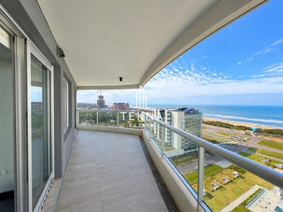 VENTA DE APARTAMENTO EN LOOK BRAVA 3 DORMITORIOS Y DEPENDENCIA CON VISTA DIRECTA AL MAR, Y GARAGE DOBLE