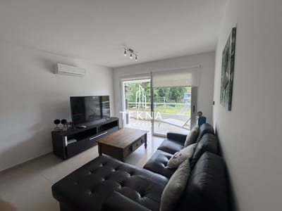 OPORTUNIDAD penthouse de 200m2 con terraza exclusiva y parrillero en edificio con servicios en Punta del Este
