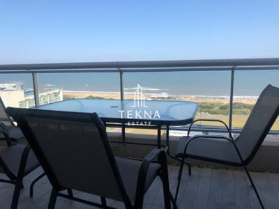Venta de apartamento de dos dormitorios con vista al Mar y Garage Doble en Torre de Primera caterogoria