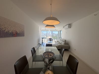 Venta de apartamento dos dormitorios y medio en Look brava con vista al mar