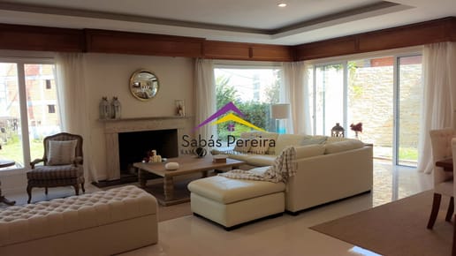 CASA EN VENTA 4 DORMITORIOS MANSA