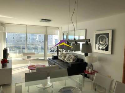 Apartamento en Torre de Categoría a pasos de Enjoy - Playa Mansa, Punta del Este