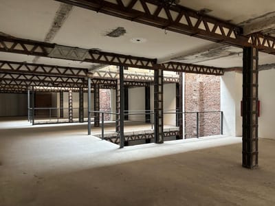 Alquiler de Edificio patrimonial con alto potencial de desarrollo - Ciudad Vieja