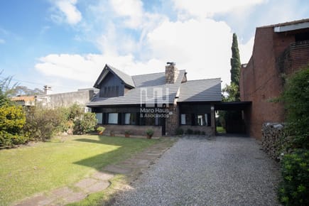 Venta de casa exclusiva en Carrasco Sur - 4 dormitorios - 806 m² terreno
