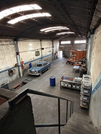 Venta de Local Comercial y Depósito de 250 m² con excelente conectividad.