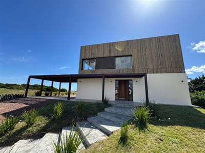 Casa Moderna de 3 dormitorios – Tío Tom / Chihuahua