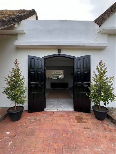 Venta  Casa El Tesoro, La Barra, 3 Suites, 5 baños, parrillero 20 personas