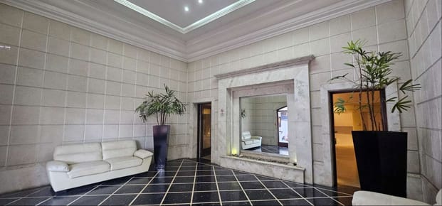 Apartamento venta Punta del Este - Peninsula 3 Dormitorios más dependencia 3 Baños / orden de vender