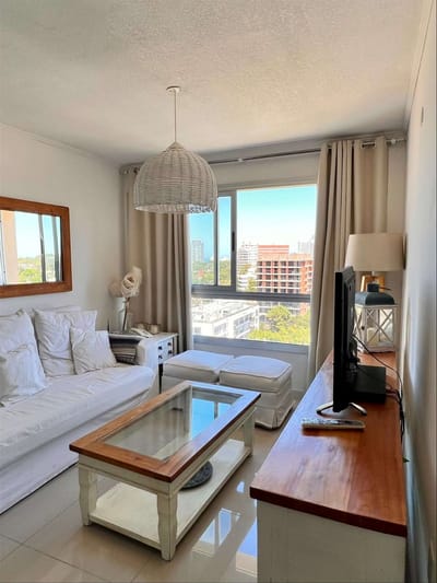 APARTAMENTO ALQUILER TEMPORAL 2 DORM 2 BAÑOS PLAYA BRAVA TERRAZA PROPIA / VISTA