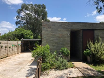 Casa en Venta de 2 Dormitorios a pocos metros de Playa Mansa - Pinares Punta del Este