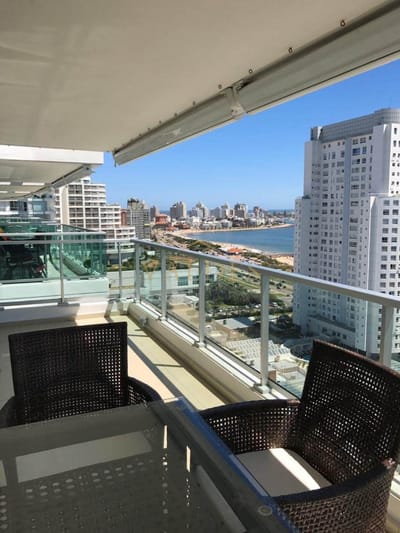 enta de Excelente Apartamento de 3 Dormitorios con Vista al Mar, Playa Mansa, Punta del Este