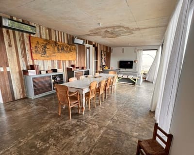 Venta y alquiler temporario de maravillosa casa a pasos del Mar con cinco dormitorios en suite, Punta Piedras, Manantiales