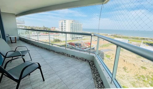 Apartamento de 3 Dormitorios con Parrillero en playa Brava, Punta del Este - Alquiler Temporario
