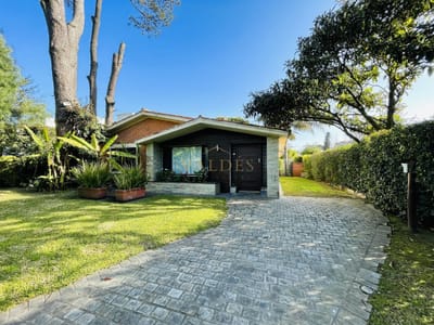 Casa de 3 Dormitorios y Piscina en Playa Mansa, Punta del Este