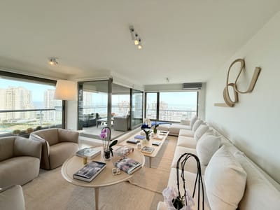 Apartamento Penthouse finamente decorado de 3 dormitorios con parrillero propio en alquiler temporario, Roosevelt Brava, Punta del Este