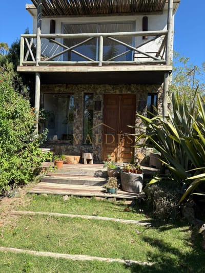 Casa de dos dormitorios en La Barra, a 300m de La Posta