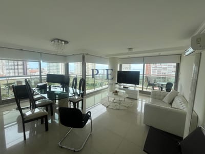 Apartamento en Torre Imperiale, 2 dormitorios, vista a Playa Brava
