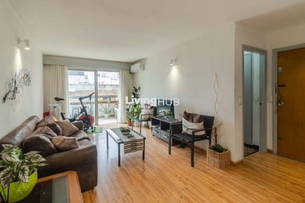 Venta de apartamento 2 dorrmitorios con terraza en piso alto en Coordón Sur