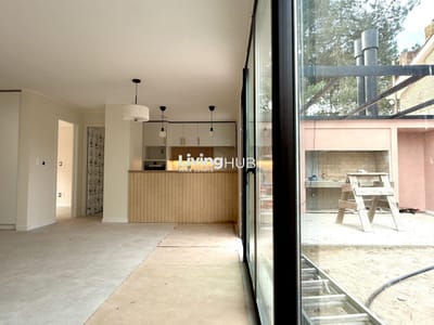 VENTA CASA A ESTRENAR, 3 DORMITORIOS, AMPLIO JARDIN Y PARRILLERO, HOUSING CERRADO, CARRASCO NORTE, M