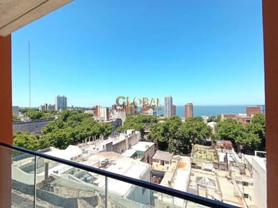 En Venta Apartamento de 2 dormitorios con Cochera y vista al Río de la Plata sin gastos de Ocupación