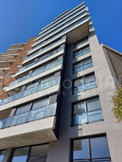 Venta monoambiente 100 % equipado piso alto
