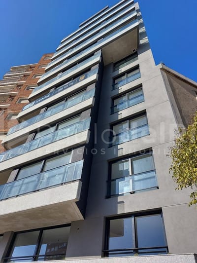 Venta Fabuloso ambiente Al nor-oeste con amplia terraza Destacadas calidades.
