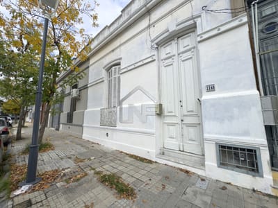 Casa de dos dormitorios en el corazón del Prado en venta - Montevideo