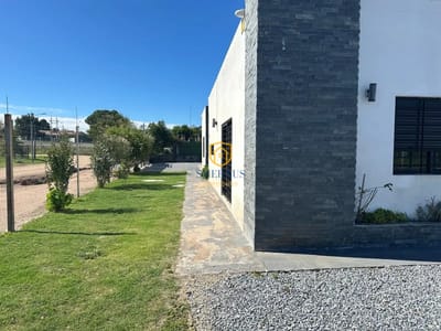 Casa en alquiler en Progreso con 3 dormitorios ideal empresa