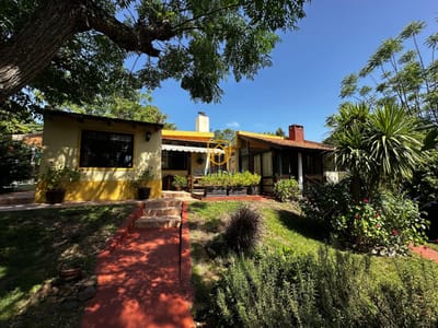 2 Casas en venta en Piriápolis con 2 dormitorios c/una a 8 cuadras de la playa