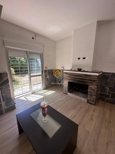 Casa en venta en Canelones con 3 dormitorios a 2 cuadras de la plaza