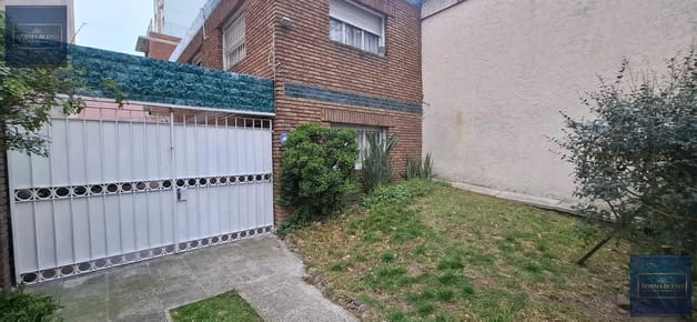 Venta Casa En Pocitos Nuevo, 3 Dormitorios Y 3 Cocheras