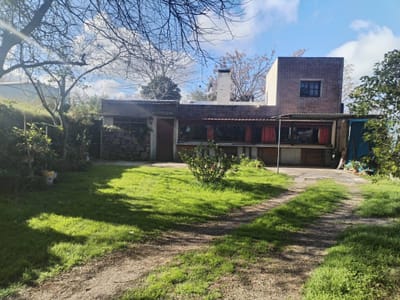 Casa en venta c/ cochera en Paso Carrasco