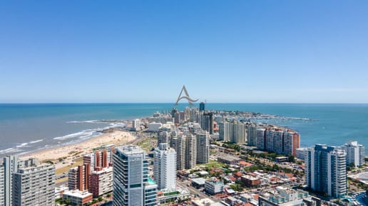 Venta, Penthouse, con 4 dormitorios + dep. servicio en Punta del este, terraza con vista panorámica