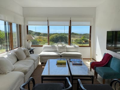 Alquiler de Verano, Apartamento de 4 dormitorios sobre Playa Brava.