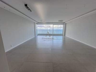 Venta de Le Parc III en piso alto, exclusivo departamento